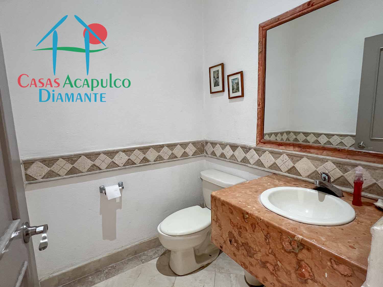 Son Vida Barbados 4 - Baño de visitas 1